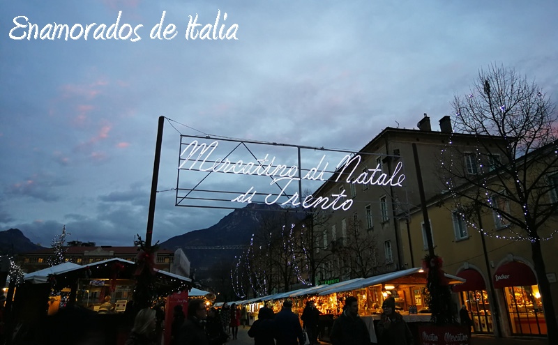 mercado navideño en Piazza Fiera, Trento