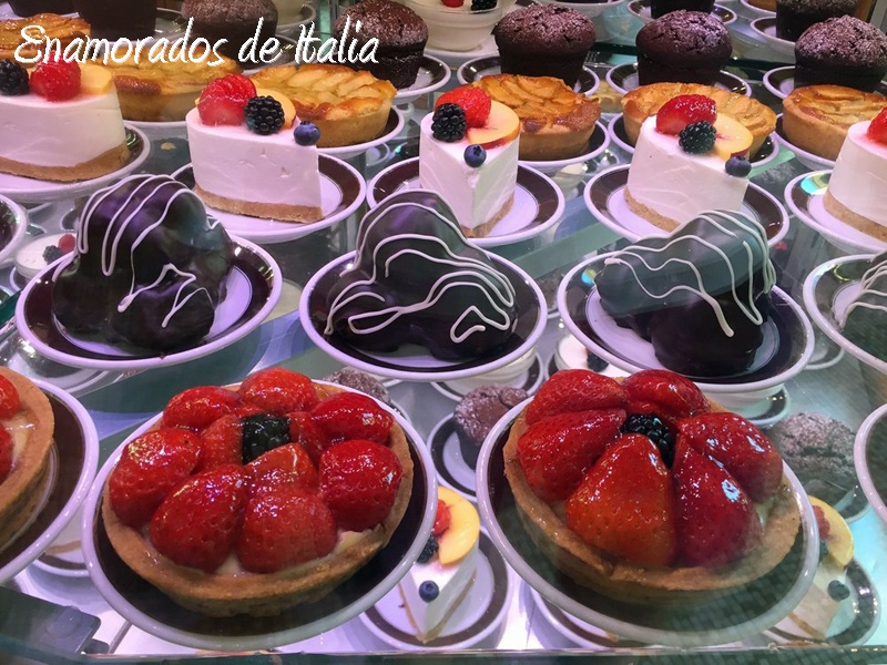 pasteles en el Café Gilli en Florencia.