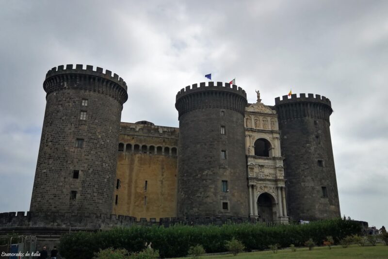 Castel Nuovo Nápoles.