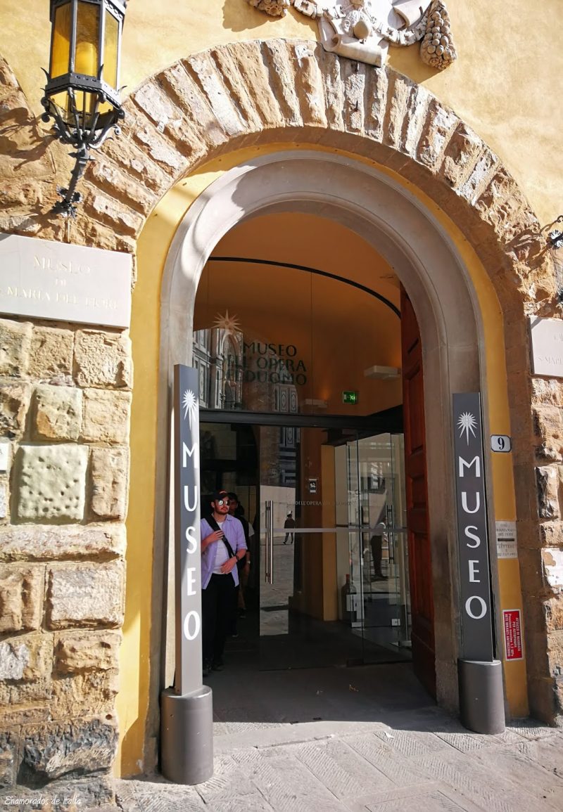 Puerta de entrada al museo dell’opera, Florencia